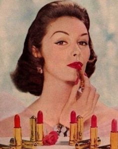 Retro Lipstick through 50s Fashion - Vintage-Retro