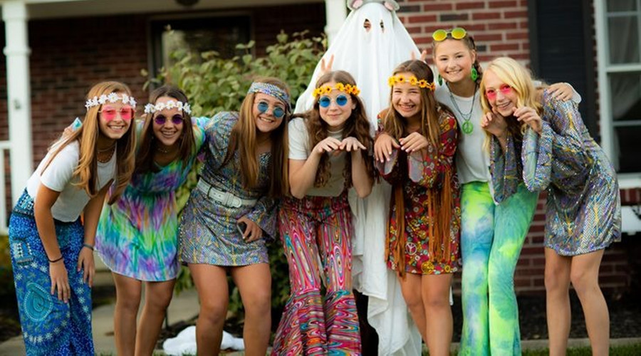 What to Wear for a Hippie Costume 